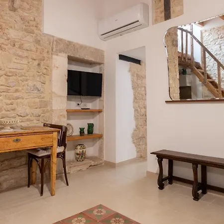 Maison d'hôtes Palazzo Rizzi Dimora Dei Templari 3*