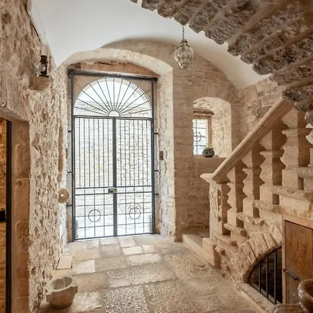 Palazzo Rizzi Dimora Dei Templari Bitetto