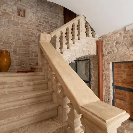 Palazzo Rizzi Dimora Dei Templari Bitetto