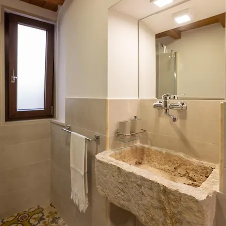 Palazzo Rizzi Dimora Dei Templari Affittacamere Bitetto